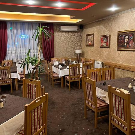 Hotel Dva Goluba بال المظهر الخارجي الصورة