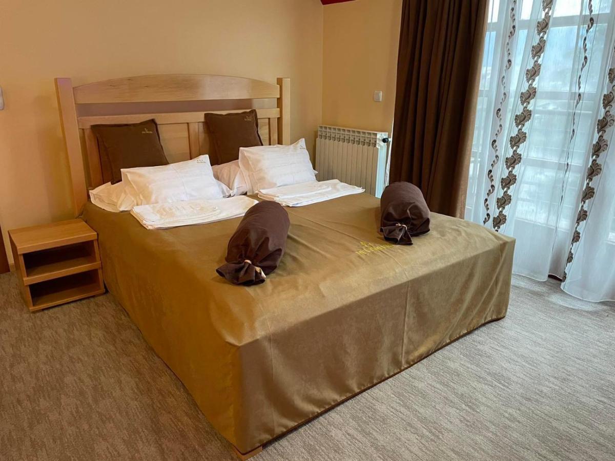 Hotel Dva Goluba بال المظهر الخارجي الصورة