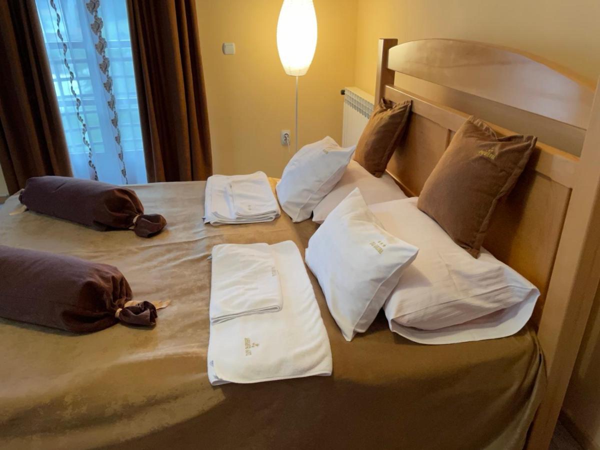 Hotel Dva Goluba بال المظهر الخارجي الصورة