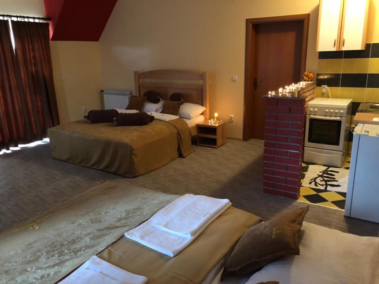 Hotel Dva Goluba بال الغرفة الصورة