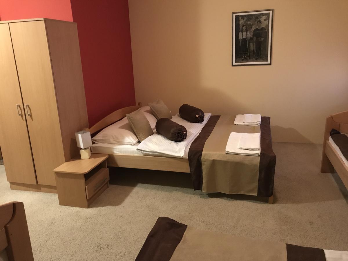 Hotel Dva Goluba بال المظهر الخارجي الصورة