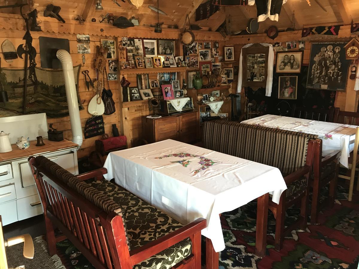 Hotel Dva Goluba بال المظهر الخارجي الصورة