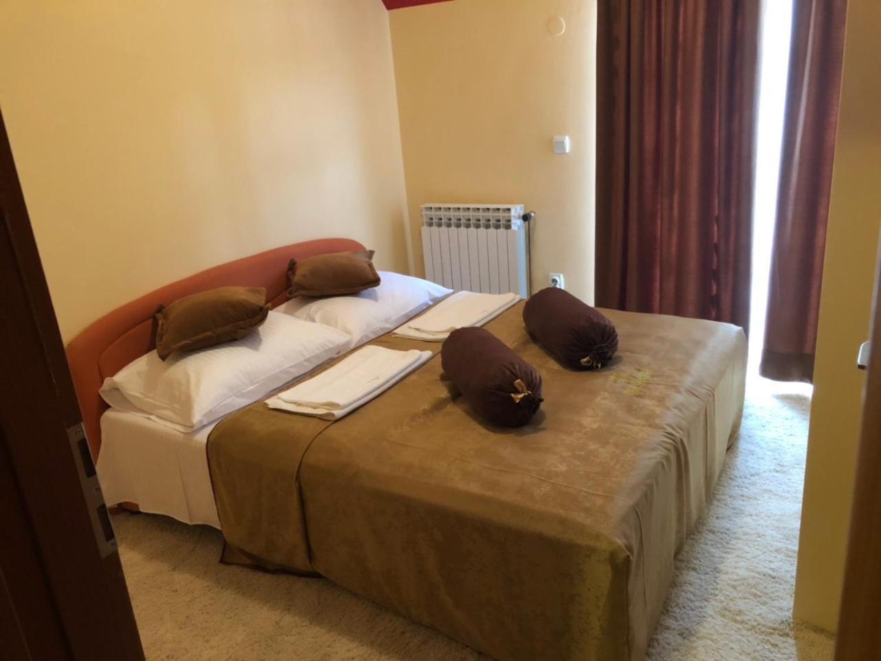 Hotel Dva Goluba بال المظهر الخارجي الصورة