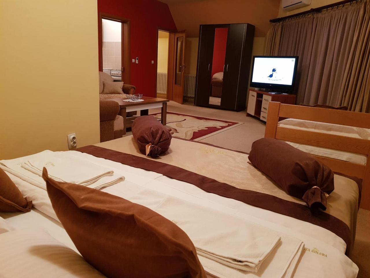 Hotel Dva Goluba بال المظهر الخارجي الصورة
